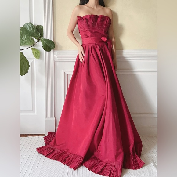 Victor Costa Dresses & Skirts - Vintage Victor Costa Pleated Bust Gown